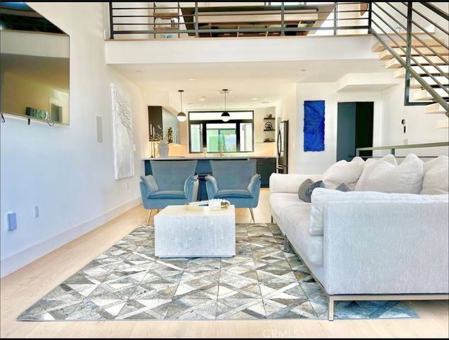 11326 Victory Boulevard, North Hollywood, CA 91606