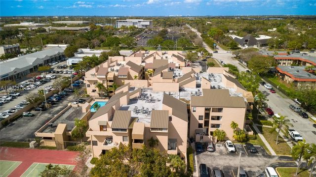 10500 SW 108th Ave B414, Miami, FL 33176