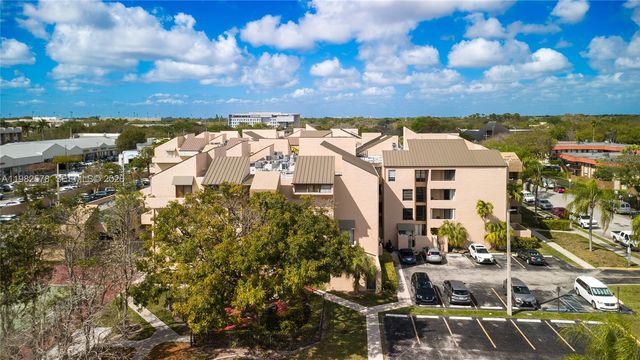 10500 SW 108th Ave B414, Miami, FL 33176