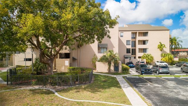 10500 SW 108th Ave B414, Miami, FL 33176