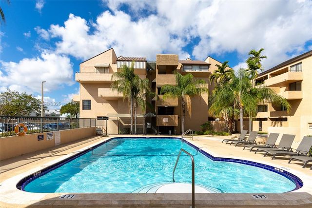 10500 SW 108th Ave B414, Miami, FL 33176