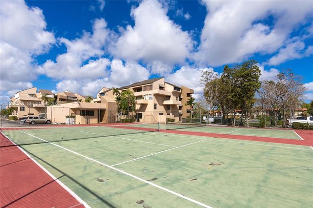 10500 SW 108th Ave B414, Miami, FL 33176