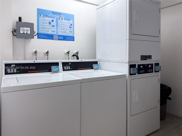 10500 SW 108th Ave B414, Miami, FL 33176