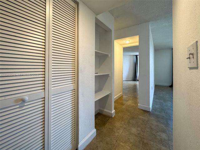 10500 SW 108th Ave B414, Miami, FL 33176