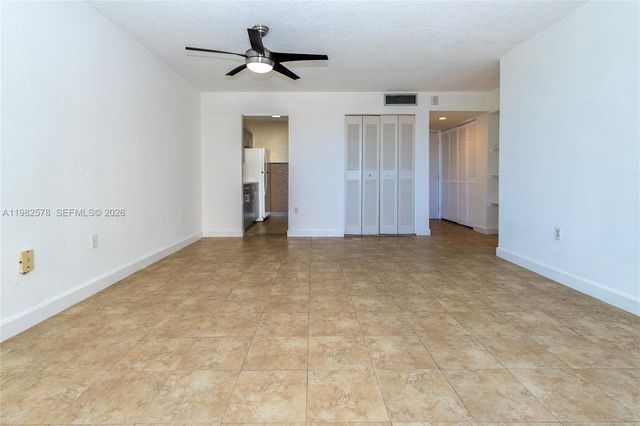 10500 SW 108th Ave B414, Miami, FL 33176