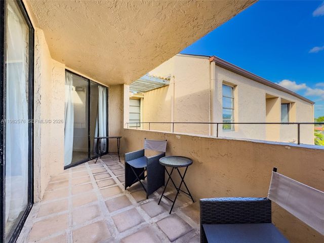 10500 SW 108th Ave B414, Miami, FL 33176