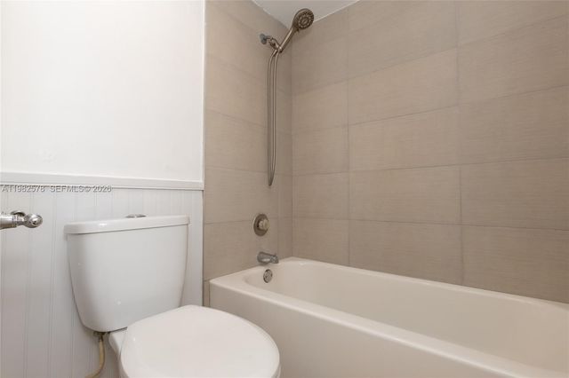 10500 SW 108th Ave B414, Miami, FL 33176