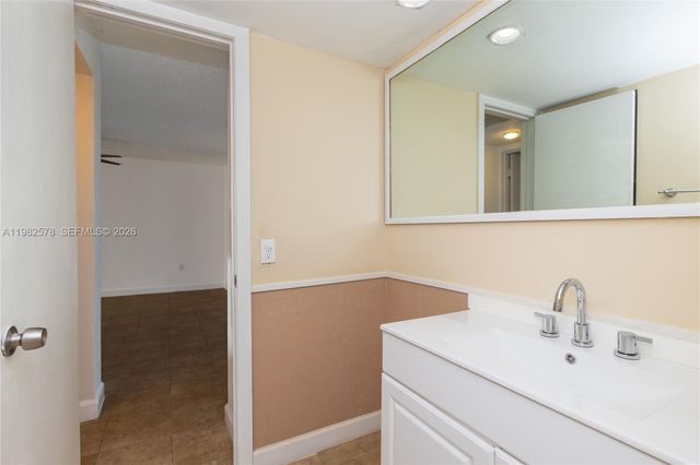 10500 SW 108th Ave B414, Miami, FL 33176