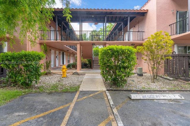 10832 N Kendall Drive U1, Miami, FL 33176