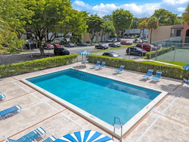 10832 N Kendall Drive U1, Miami, FL 33176