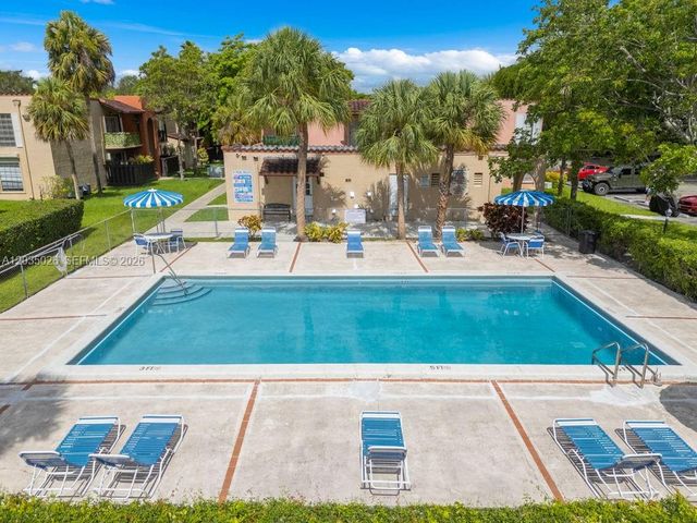 10832 N Kendall Drive U1, Miami, FL 33176