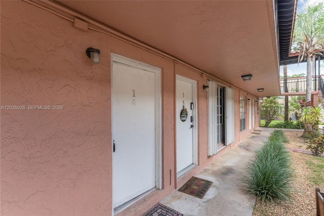 10832 N Kendall Drive U1, Miami, FL 33176