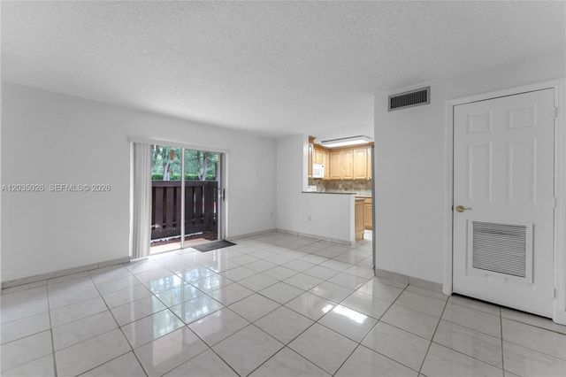 10832 N Kendall Drive U1, Miami, FL 33176