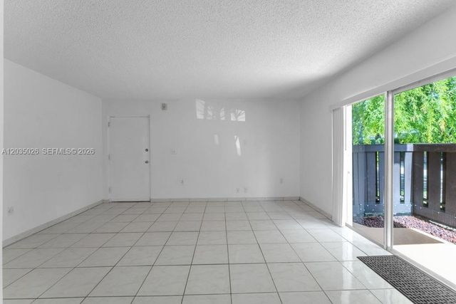 10832 N Kendall Drive U1, Miami, FL 33176