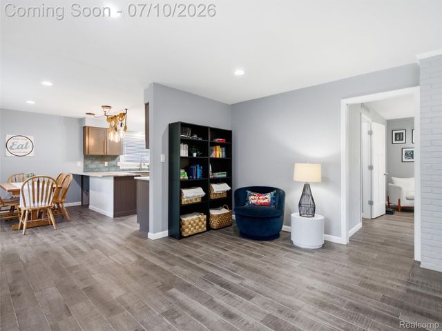 3405 Upton Drive, Troy, MI 48084