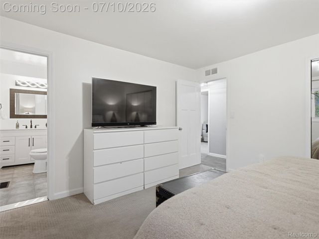 3405 Upton Drive, Troy, MI 48084