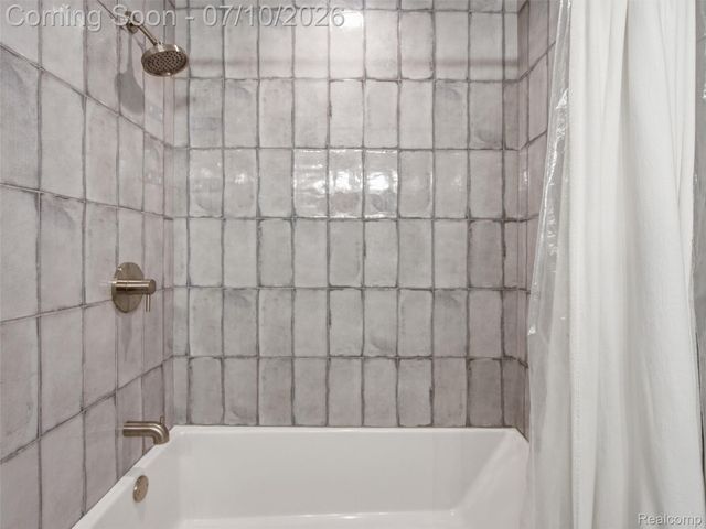3405 Upton Drive, Troy, MI 48084