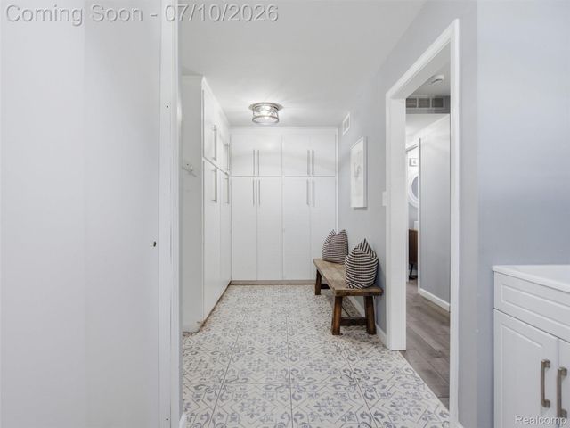 3405 Upton Drive, Troy, MI 48084