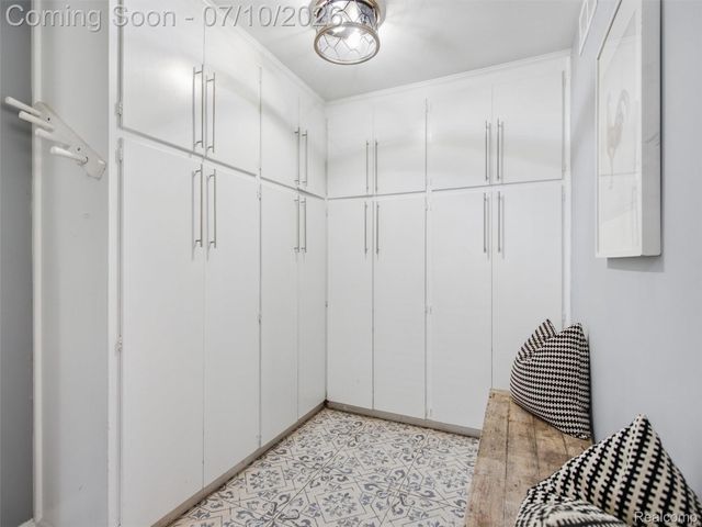 3405 Upton Drive, Troy, MI 48084