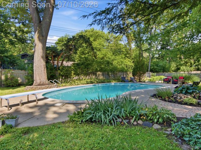 3405 Upton Drive, Troy, MI 48084