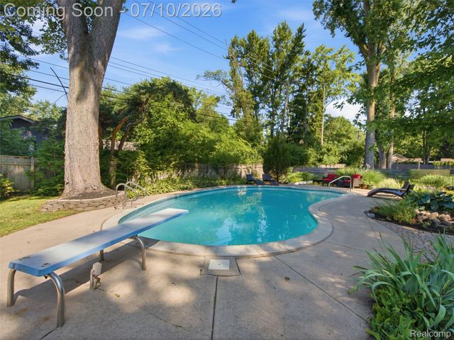 3405 Upton Drive, Troy, MI 48084