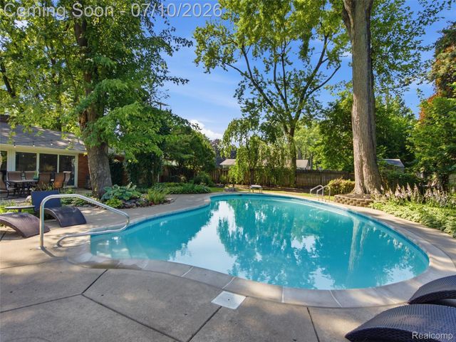 3405 Upton Drive, Troy, MI 48084