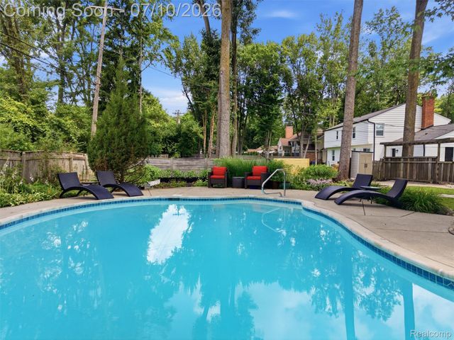 3405 Upton Drive, Troy, MI 48084