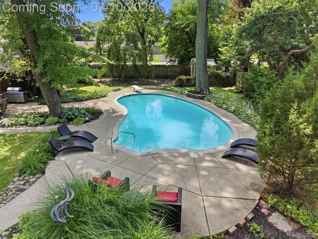 3405 Upton Drive, Troy, MI 48084