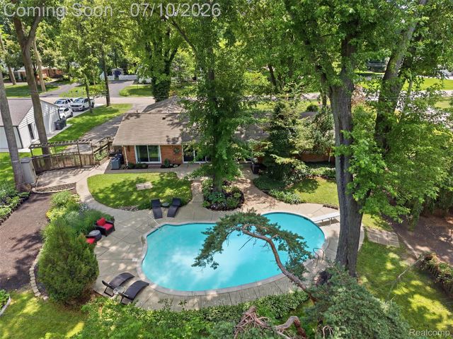 3405 Upton Drive, Troy, MI 48084