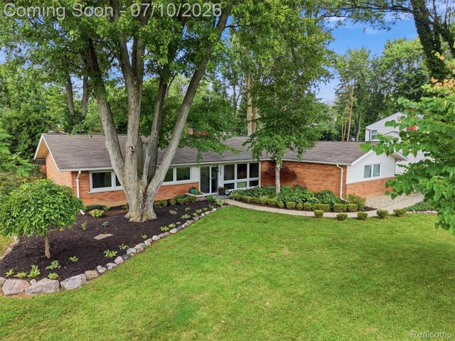 3405 Upton Drive, Troy, MI 48084