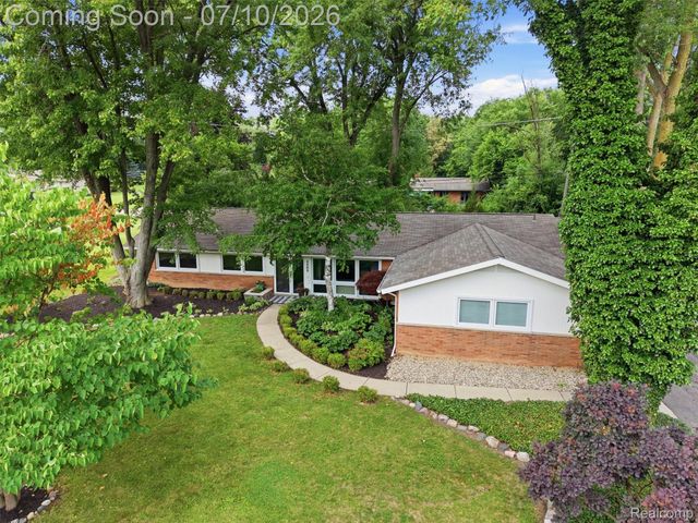 3405 Upton Drive, Troy, MI 48084