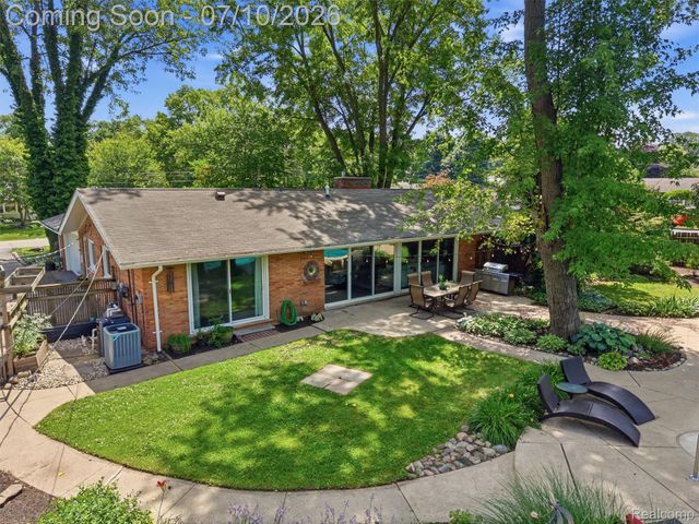 3405 Upton Drive, Troy, MI 48084