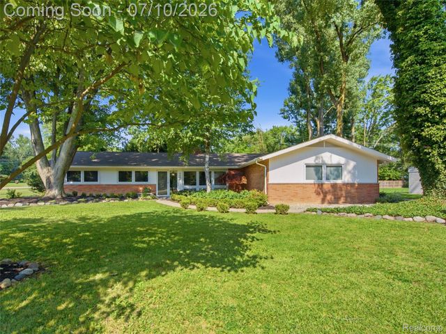3405 Upton Drive, Troy, MI 48084