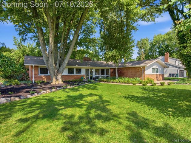 3405 Upton Drive, Troy, MI 48084