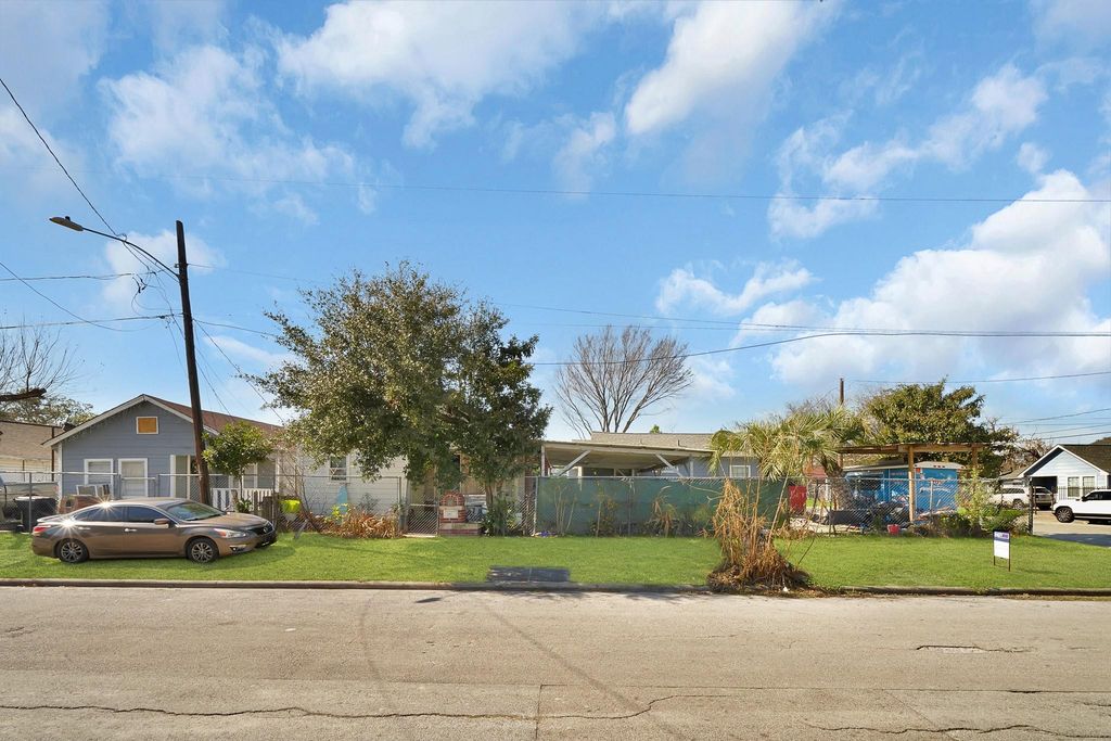 4811 Terry Street, Houston, TX 77009