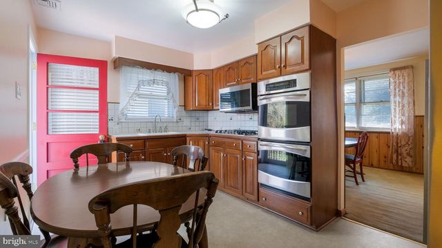 2473 SUSQUEHANNA RD, Abington, PA 19001