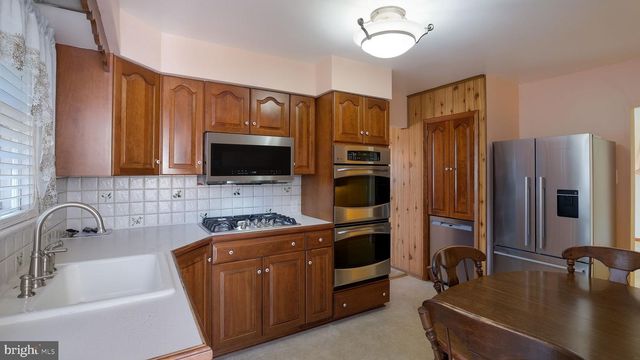 2473 SUSQUEHANNA RD, Abington, PA 19001