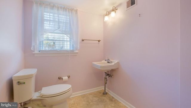 2473 SUSQUEHANNA RD, Abington, PA 19001