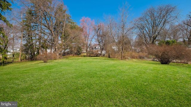 2473 SUSQUEHANNA RD, Abington, PA 19001