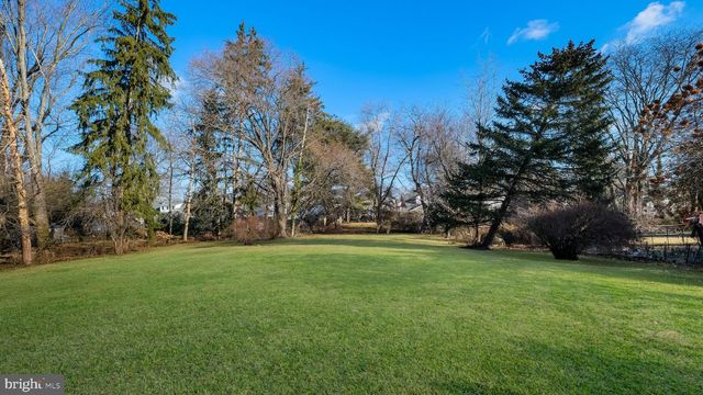 2473 SUSQUEHANNA RD, Abington, PA 19001