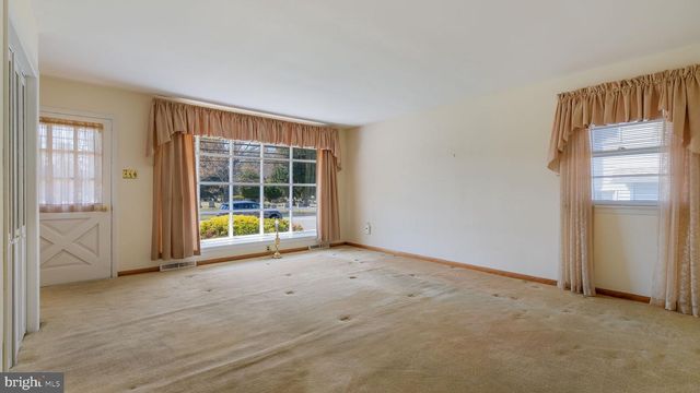 2473 SUSQUEHANNA RD, Abington, PA 19001