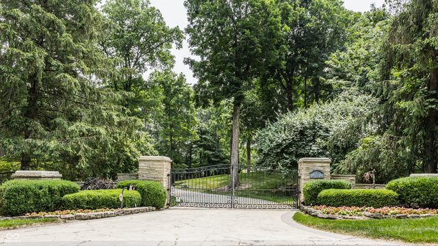 5101 Green Braes E Drive, Indianapolis, IN 46234