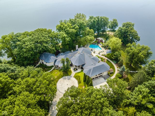 5101 Green Braes E Drive, Indianapolis, IN 46234