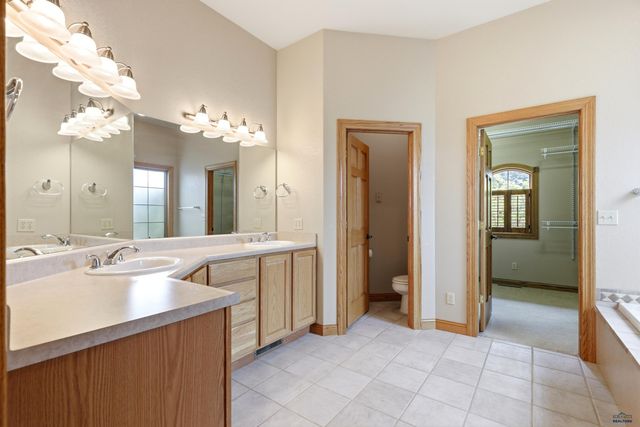 4061 JOLLY LN, Rapid City, SD 57703