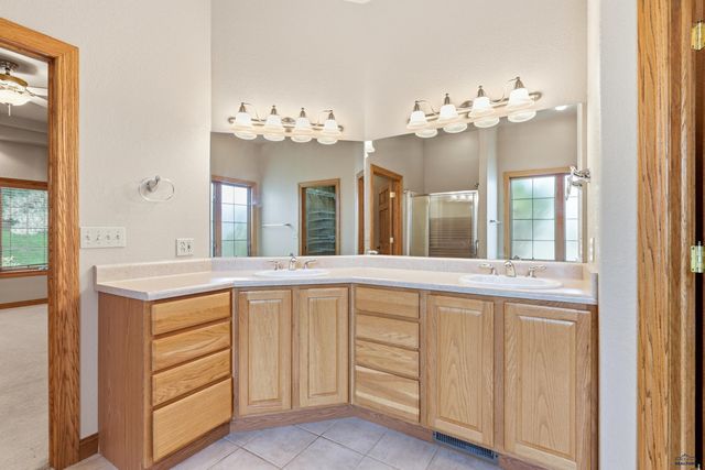 4061 JOLLY LN, Rapid City, SD 57703