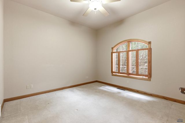 4061 JOLLY LN, Rapid City, SD 57703