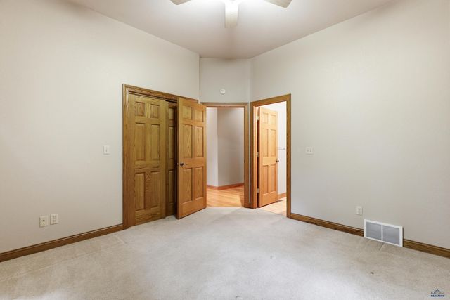4061 JOLLY LN, Rapid City, SD 57703