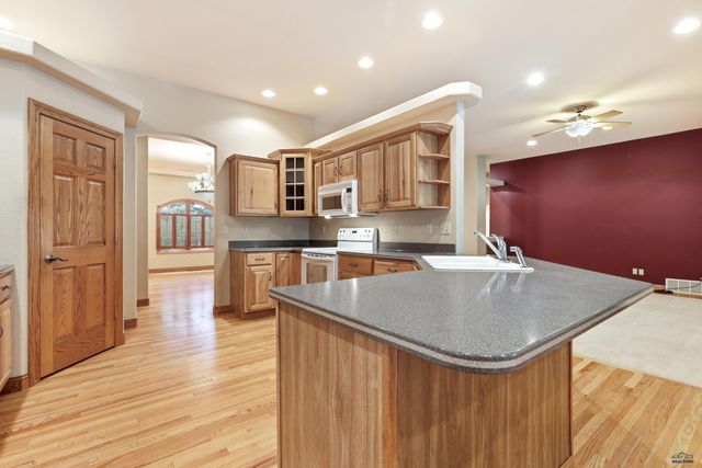 4061 JOLLY LN, Rapid City, SD 57703