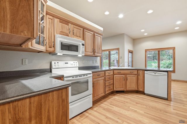 4061 JOLLY LN, Rapid City, SD 57703