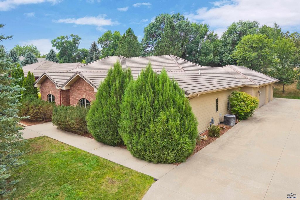 4061 JOLLY LN, Rapid City, SD 57703